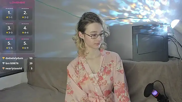 DivineSolana's cam snapshot