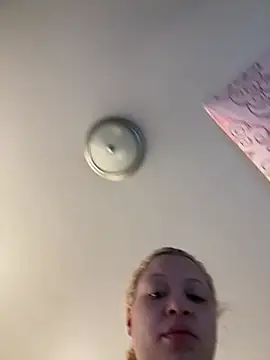 thatgurlred's cam snapshot