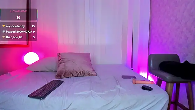 luna_velvett_'s cam snapshot