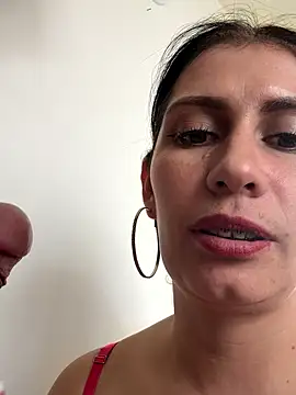 Alysson-- live sex cam