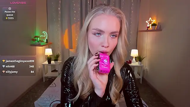 TessaGrays live sex cam