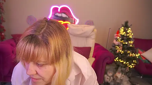 BellaLaPetit live sex cam