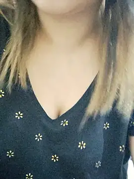 Tanha18 live sex cam