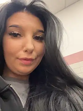 Tisha_Busty live sex cam