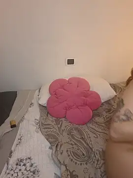 LollyJ_'s cam snapshot