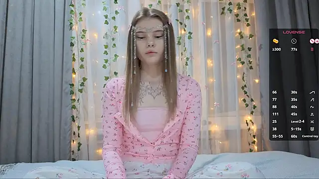 CarolinePepper live sex cam