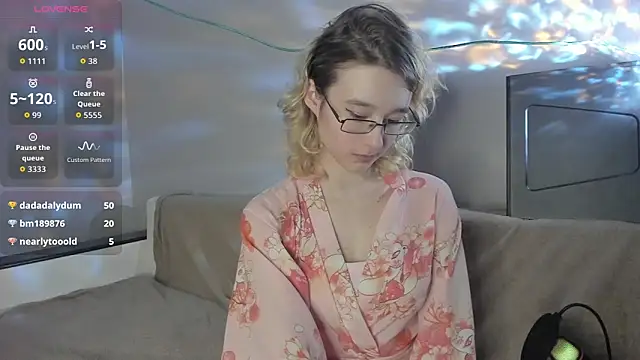 DivineSolana's cam snapshot