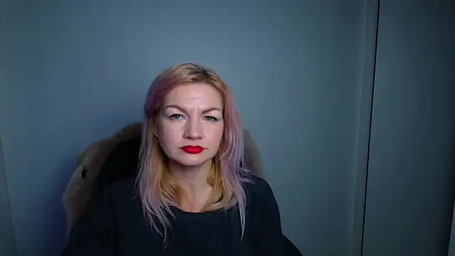 Madonna_Fire's cam snapshot