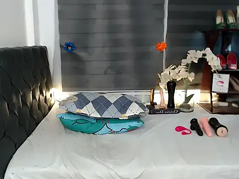 sylvannia_cumslut live sex cam