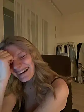 MaryHiggins live sex cam