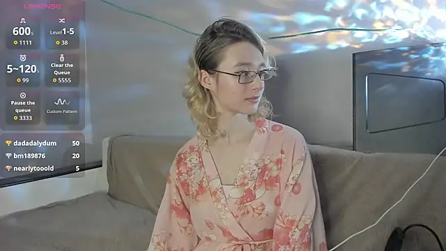 DivineSolana's cam snapshot