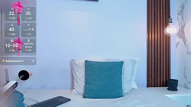 mia_gold_'s cam snapshot