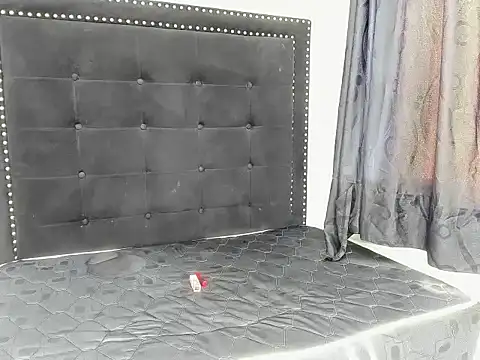 ShanayaKops live sex cam