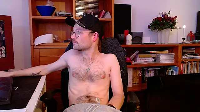 _whoisthatguy_'s cam snapshot