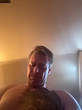 DILFiGuess1's cam snapshot