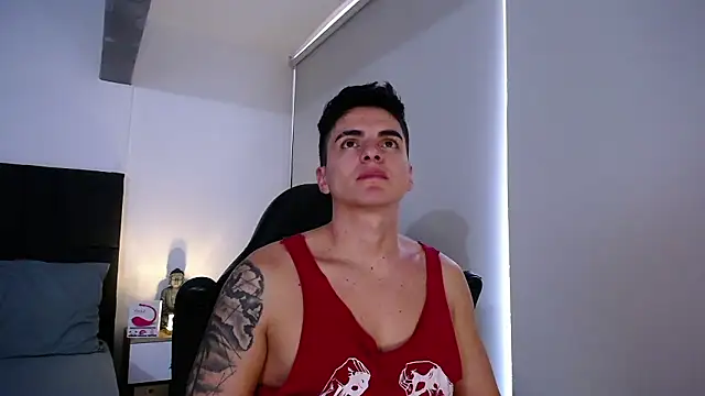 christian_valencia's cam snapshot