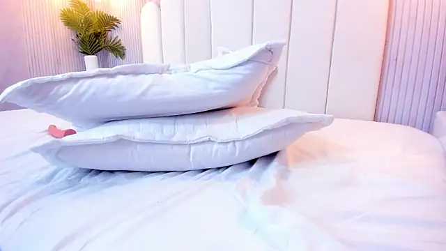 CHLOE_BLOWJOB's cam snapshot