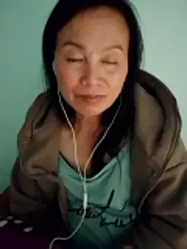 Lili-123k live sex cam