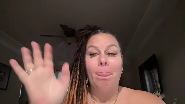 WorldsGreatestCockRater's cam snapshot