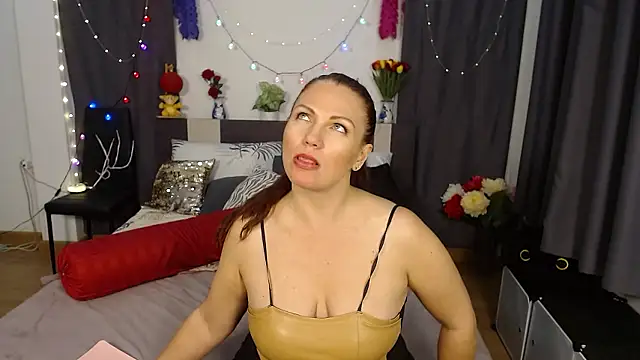 Mystery_Charm's cam snapshot