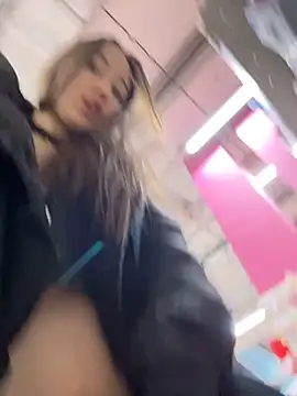 ICrazyOneIRL live sex cam