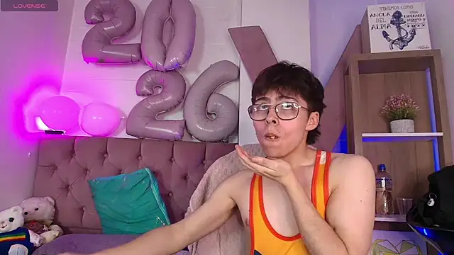 PepperTwink live sex cam