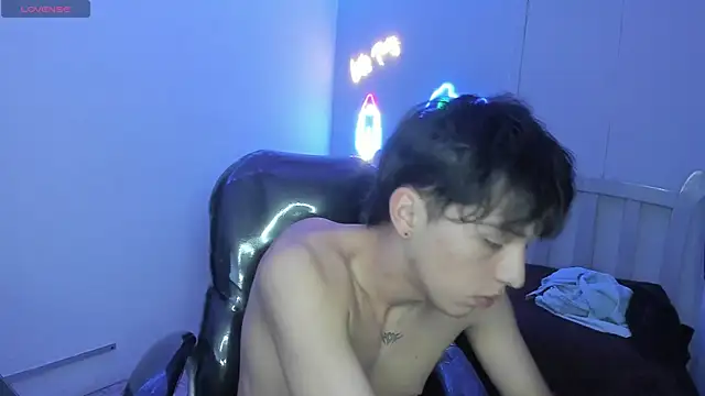 StiwenTwink live sex cam