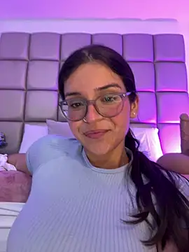 MiaMillers1 live sex cam