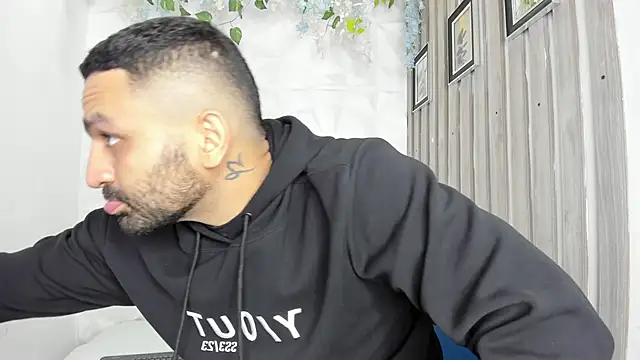 LeonidasKaiser live sex cam