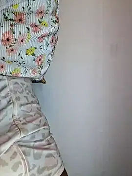 Royal-girl78's cam snapshot