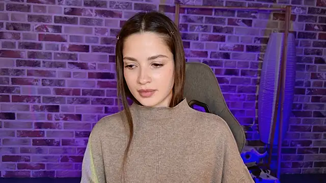 KiraVair live sex cam