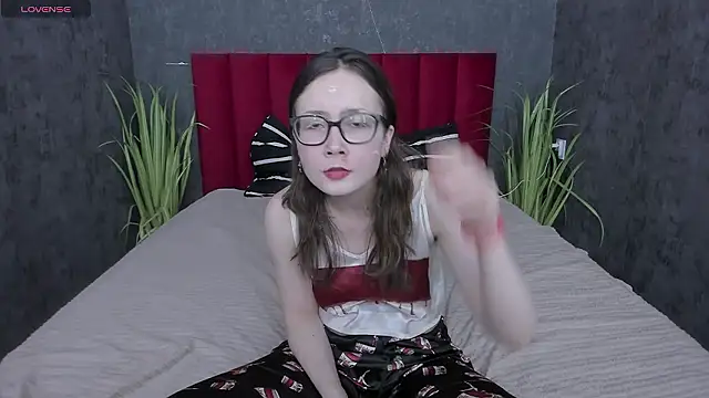 OliviaTurnery live sex cam