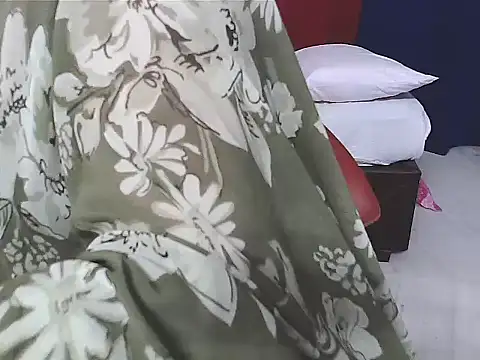 sunitha-3's cam snapshot