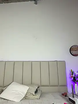 VioletPearson's cam snapshot