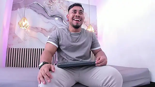 BrianMalonee live sex cam