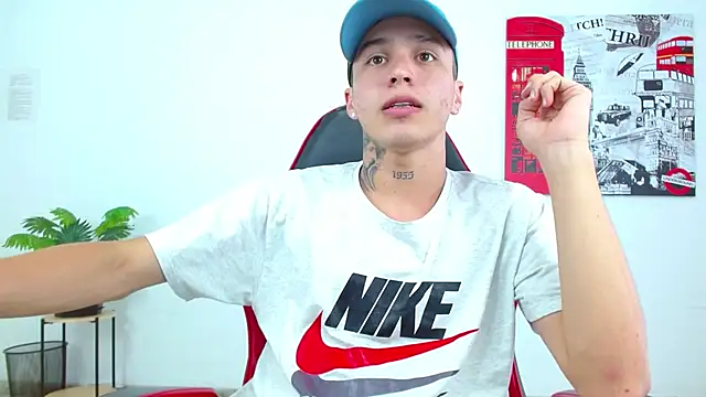 Cumandres18 live sex cam