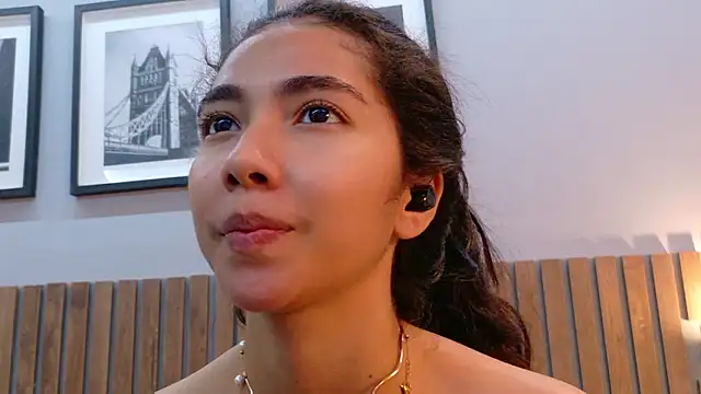 luna_roja25's cam snapshot