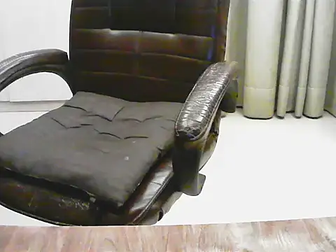 short_girl_'s cam snapshot