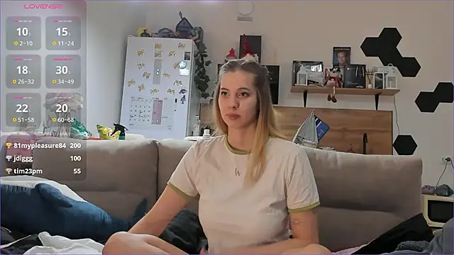 Girl_alone_home's cam snapshot