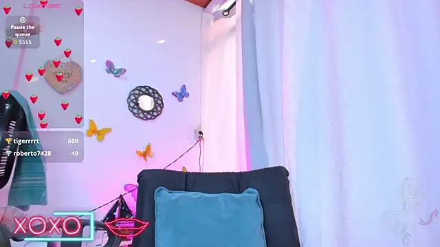 GabbyHills live sex cam