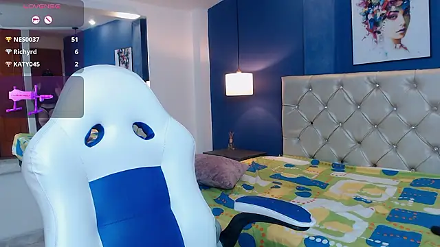 Lucy_whitee's cam snapshot