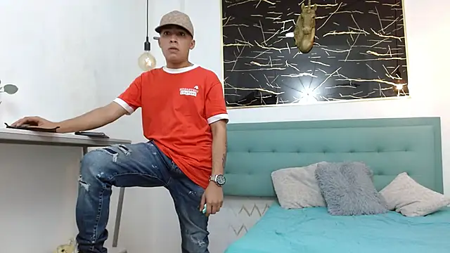 MarcusLux_'s cam snapshot