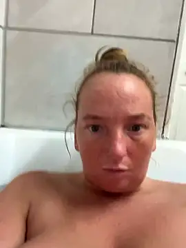 JustYourNormalCouple's cam snapshot