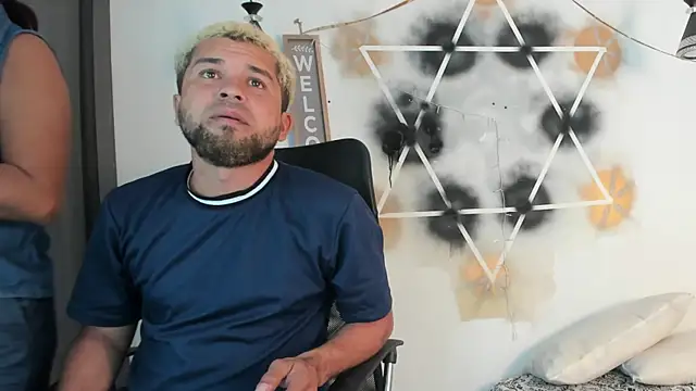 StephaniaAndRandy's cam snapshot