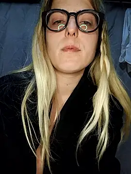 dolcehelena993's cam snapshot