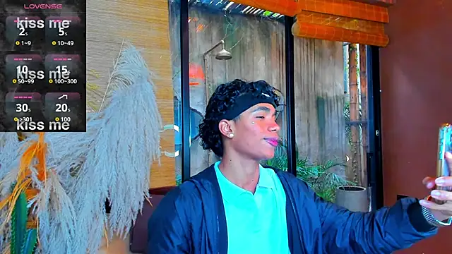 AlanCutee live sex cam