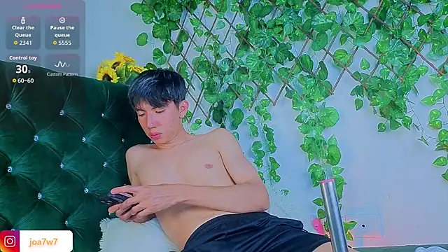 Levii_Ackermann live sex cam