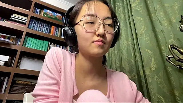 LinaClous's cam snapshot