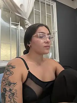 Alyha_Cortes's cam snapshot