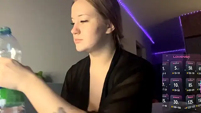 PandaFluff live sex cam